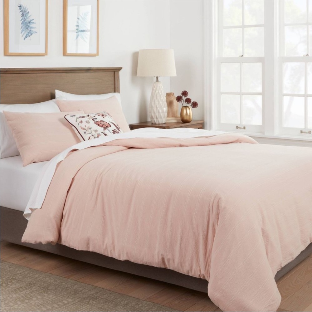 Threshold Cal King Woven Stripe Cotton duvet & Sham Set. Chalk/White